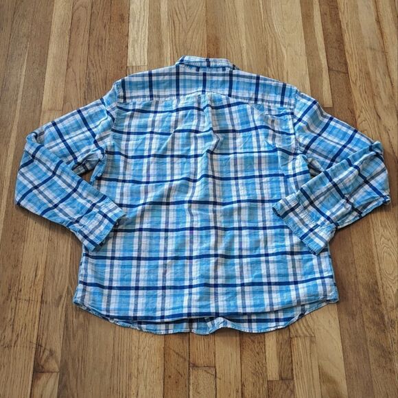 Gap blue and white plaid button up shirt - Picture 2 of 4